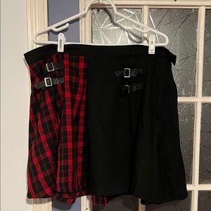 Hot topic Plaid Black and Red Women's Skirt size 1